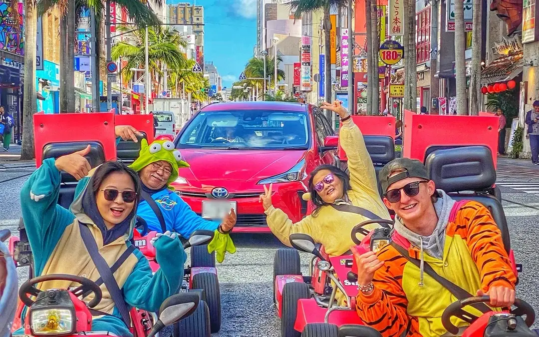 Go-kart por las calles de Okinawa — Okinawa