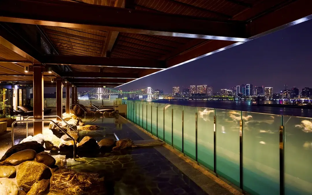 Toyosu Manyo Club (Senkyaku Banrai) — Tokio