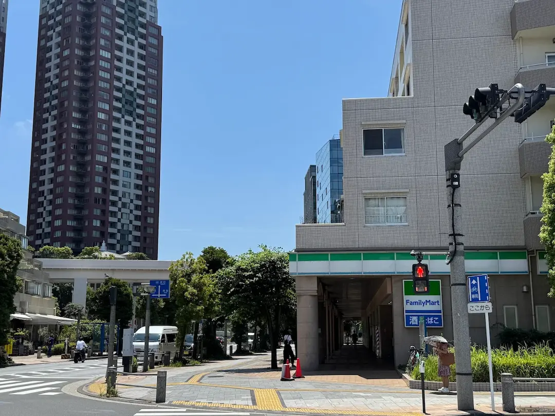 FamilyMart de Daiba — foto real